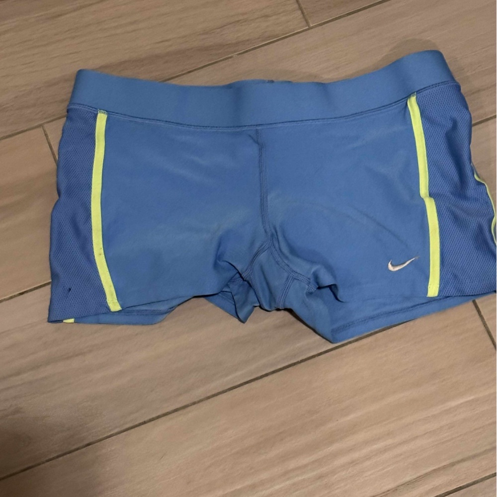 Nike dri fit Women's Blue with Yellow Trim MEDIUM